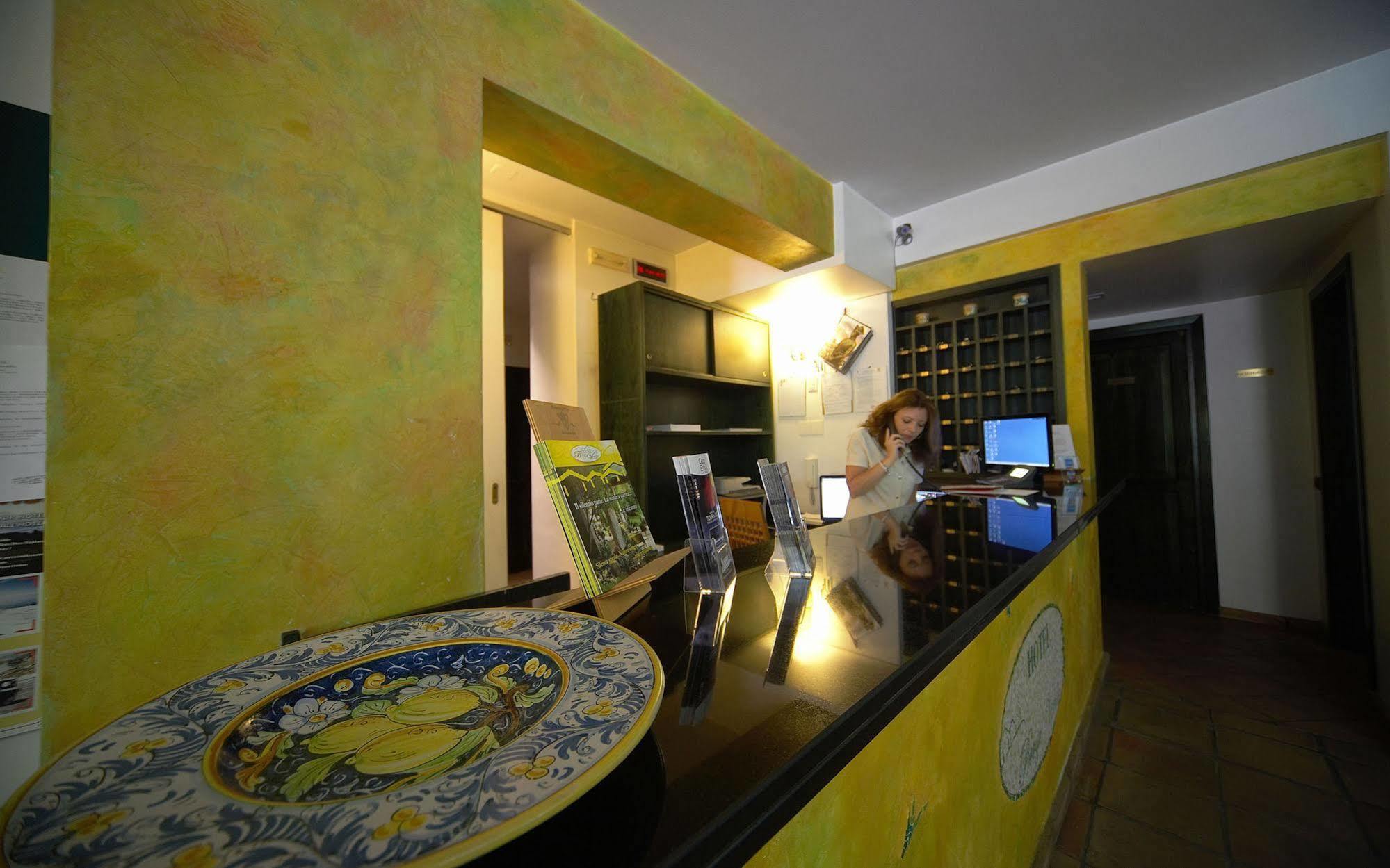 Hotel Borgo Verde Catania Exterior foto